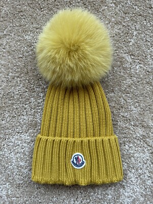 Moncler Berretto Unisex Tricot Beanie with Real Fur Pom Pom