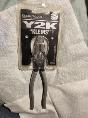 KLEIN TOOLS Y2K ''KLEINS'' LIMITED EDITION D2000 PLIERS. FREE SHIPPING