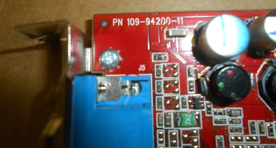 Tarjeta de video ATI 128MB AGP 109-94200-11 1029421210 Foto 4 de 4