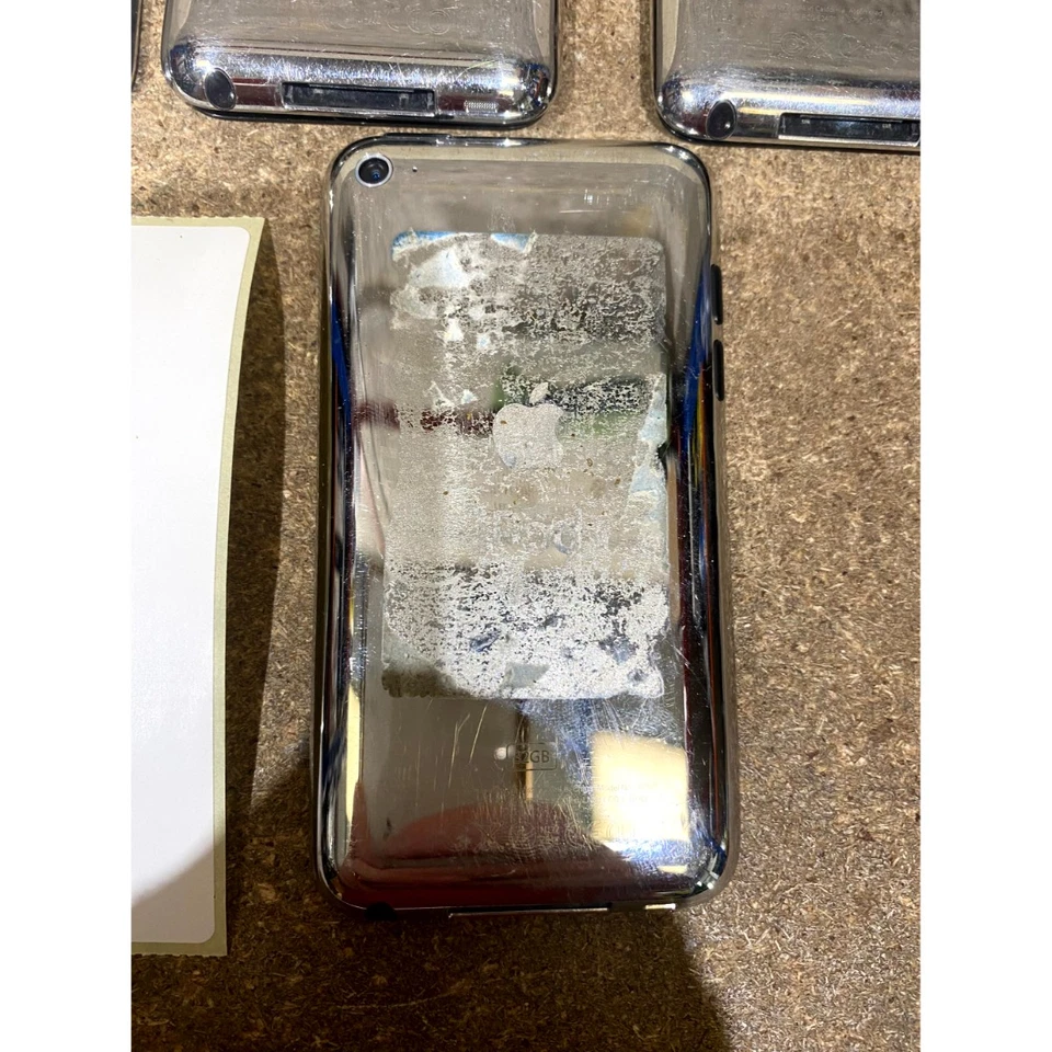 Lot of 7 Apple iPod Touch 4th Gen A1367 MP3 Media Player Silver 3.5" LCD Display - Image 2 of 4