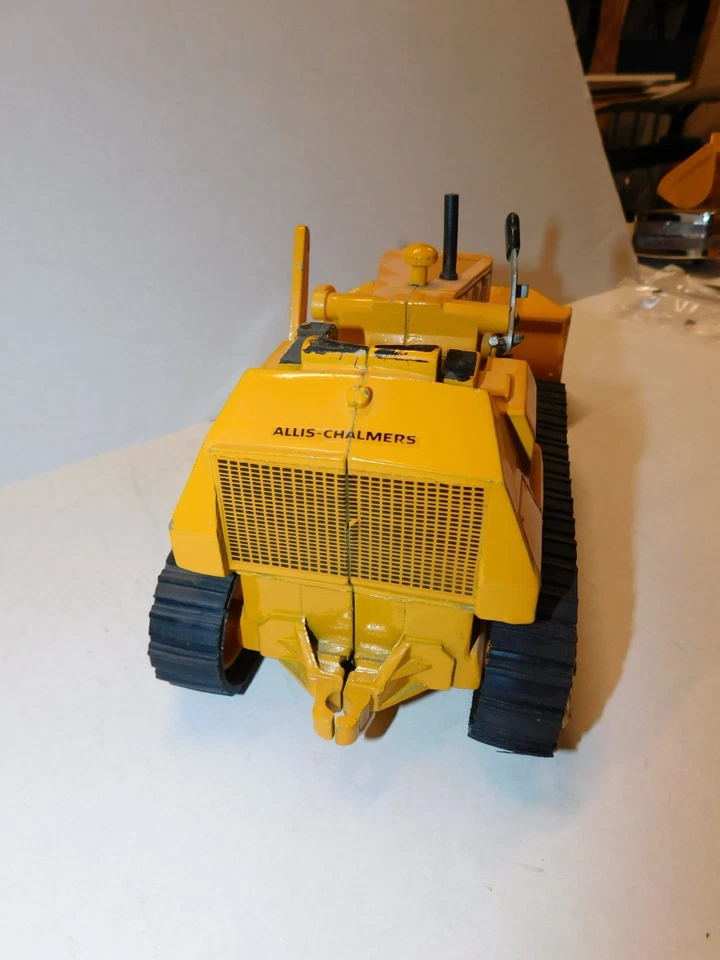 Ertl  ALLIS CHALMERS  12G Crawler Loader 1/16 Diecast #198 circa 1967 ESKA - Image 4 of 4