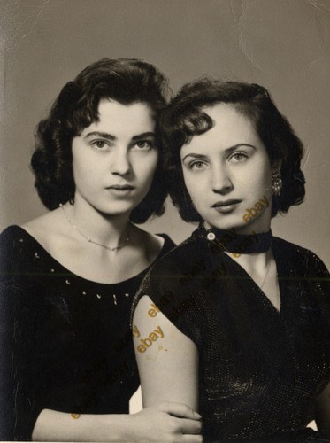 #62960 MONTREAL Canada 23.3.1953. Two Greek women, dedication. Photo PC size - Bild 1 von 4