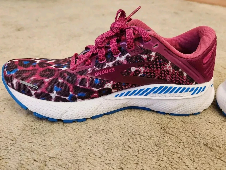 Brooks Adrenaline GTS 22 Talla 9. Foto 2 de 4