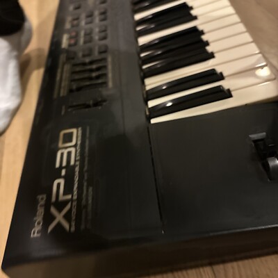 Roland XP-30 Piano Synthesizer Workstation 64 Voice Expandable 61