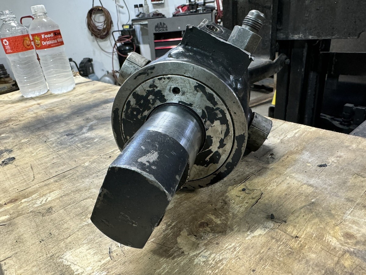 CROWN FORKLIFT TILT CYLINDER ASSY. (123399-001) READ