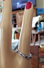 Vintage sterling silver white and purple cz band ring.. dainty sz 5 3/4