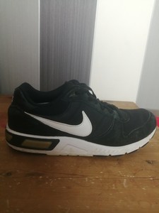 nike nightgazer all black