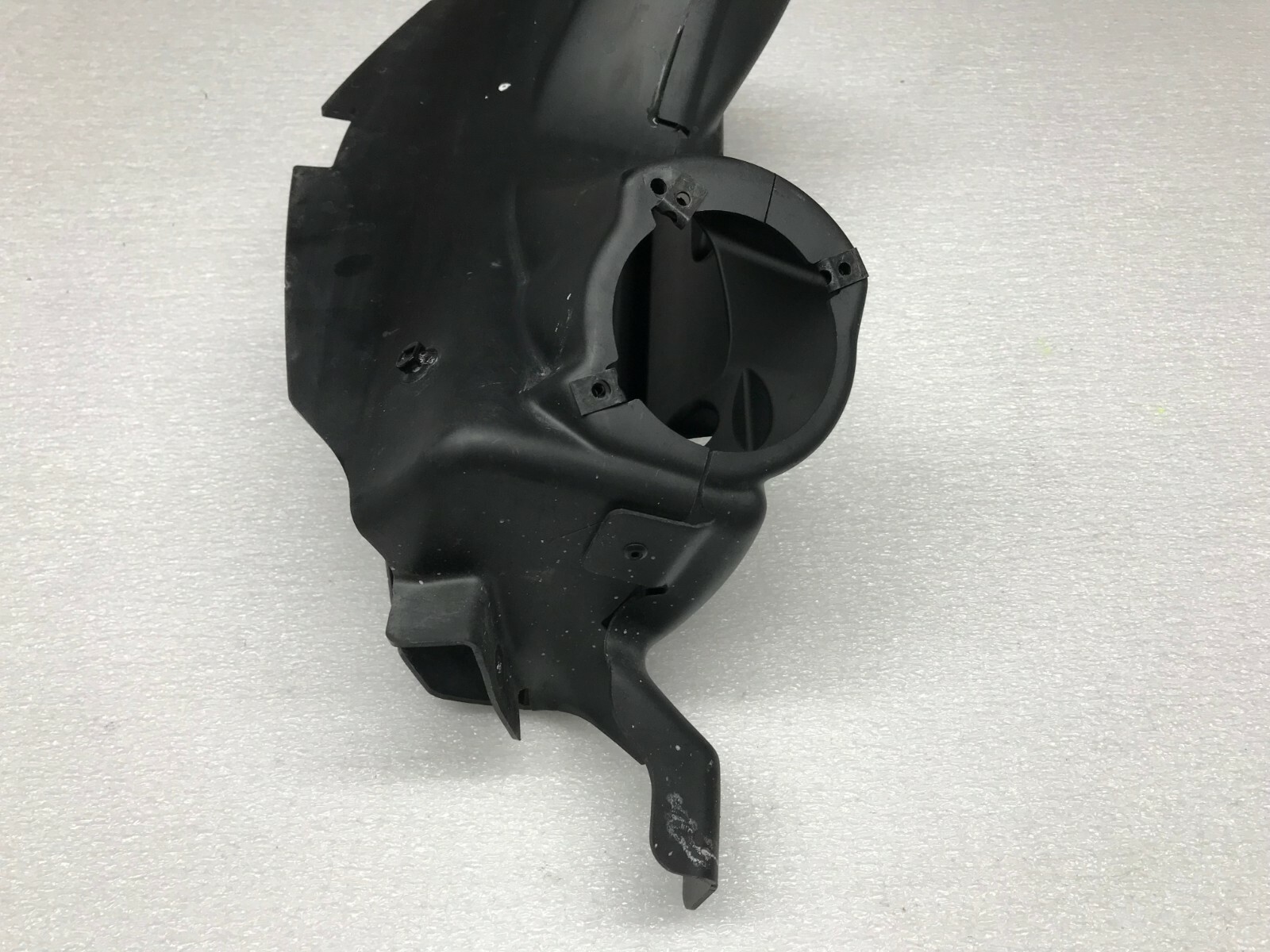 LAMBORGHINI AVENTADOR FRONT MIDDLE AIR DUCT GUIDE OEM 470805342C