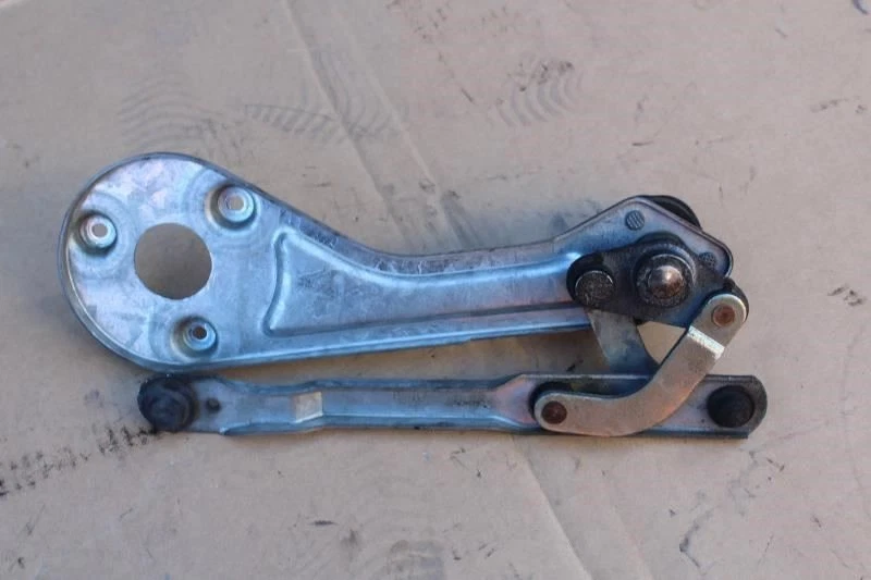 1999 JAGUAR XJR XJ8 FRONT WINDSHIELD WIPER TRANSMISSION LINKAGE  - Image 2 of 4