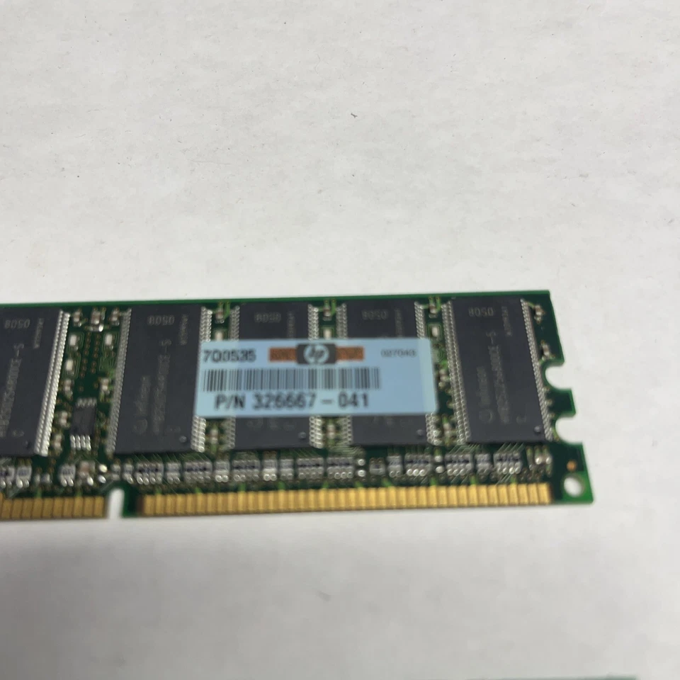 Infineon HYS64D32300HU-5-C 256MB DDR-400 (PC-3200) PC-3200U RAM Memory - Image 3 of 4