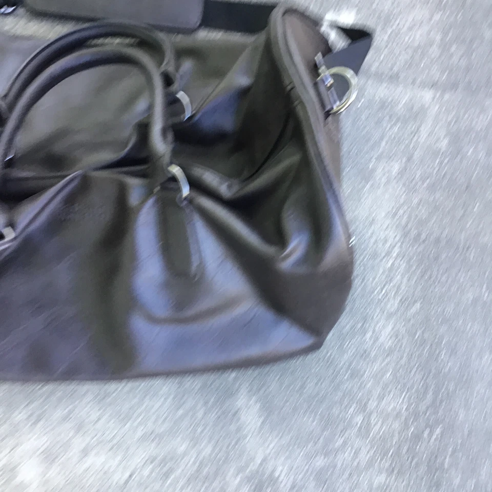 Kenneth Cole Reaction 20" Medium Duffel Leather Carry On Shoulder Strap Brown - Image 4 of 4