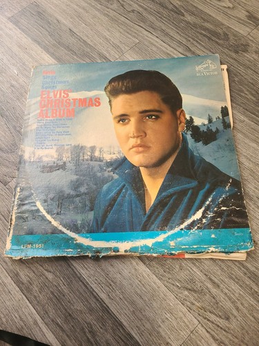 elvis presley Christmas Album Lot Of 2 Lsp 1951 & Lpm 1951 Both work scratched. - Picture 5 of 9