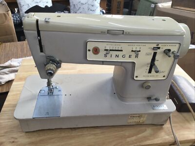 Vtg SINGER Zig Zag Model 457 Sewing Machine, Pedal, Made To Be Used In ...