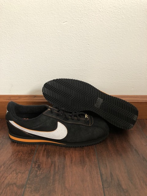 nike cortez total black