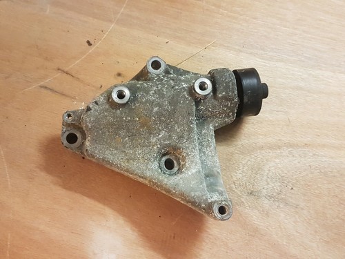 Renault Clio Mk2 1.2 Petrol Engine belt Follower / Bracket - Picture 2 of 5