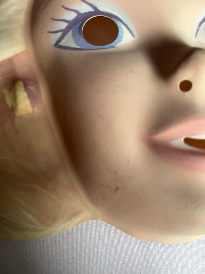 Máscara fantasia vintage Barbie Halloween 1993 Mattel olhos azuis fantasia Rubie’s - Imagem 3 de 4