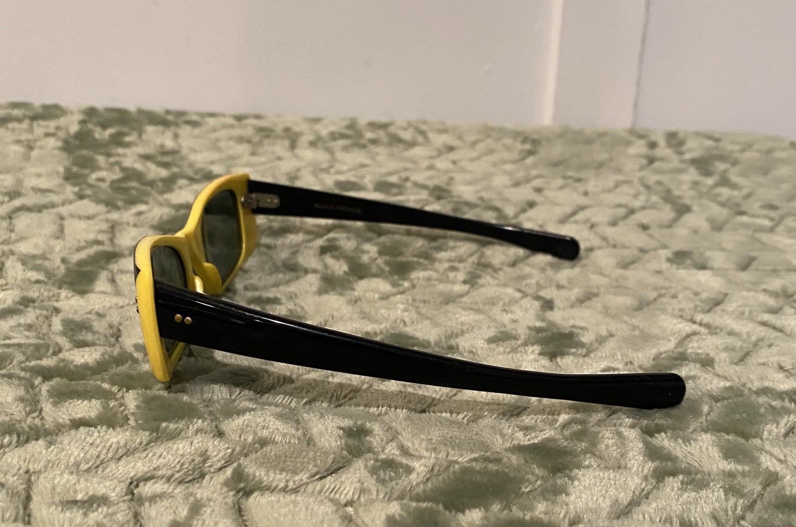 Modern Vintage Rectangular Sunglasses 2 Tone Yell… - image 3