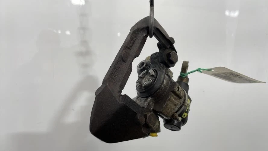 Etrier arriere droit (freinage) PEUGEOT 306 BREAK 441066 - Photo 2/4