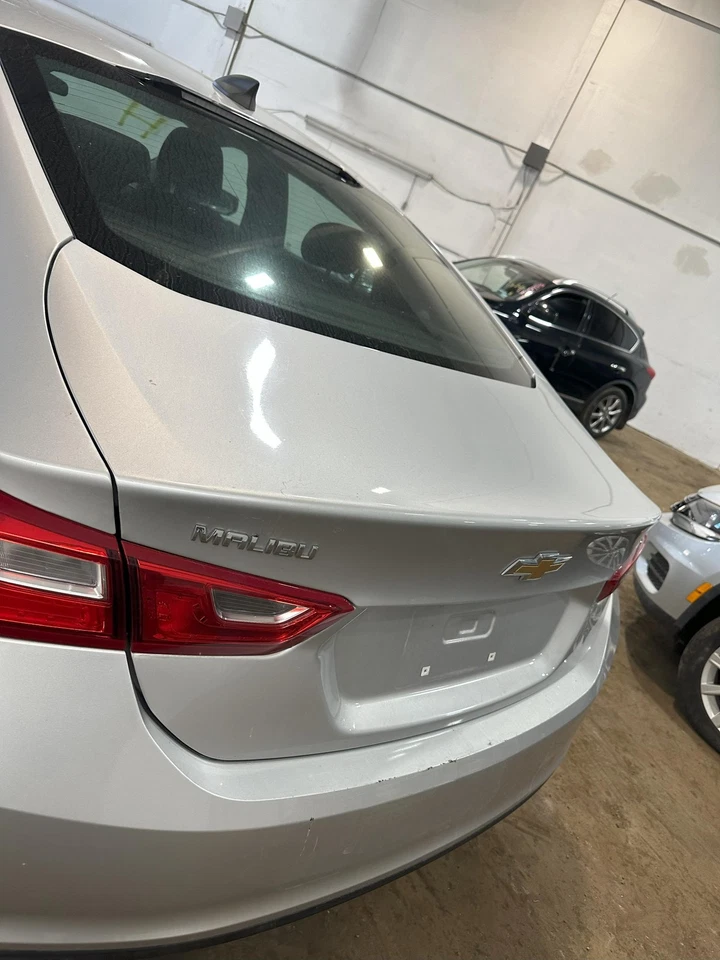 16 17 18 19 20 21 22 23 24 CHEVY MALIBU maletero/tapa/portón trasero Foto 2 de 3