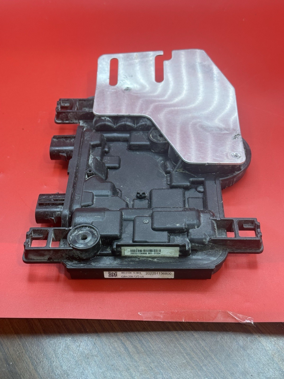 Enphase IQ8H Microinverter (IQ8H-240-72-M-US) MC4 Wire Connector label G5