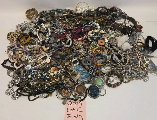 Bulk Costume & Fashion Jewelry 15 Lbs of Mixed Wearable & Craft Vtg To Now Lot C