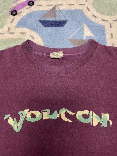 Vtg Volcom Skateboards Single Stitch 90s Faded Maroon Wavy Spellout T-Shirt Rare - Picture 3 of 8