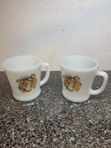 Vtg Set Anchor  Hocking Fire King Esso Tony The Tiger Milk Glass Coffee Mugs