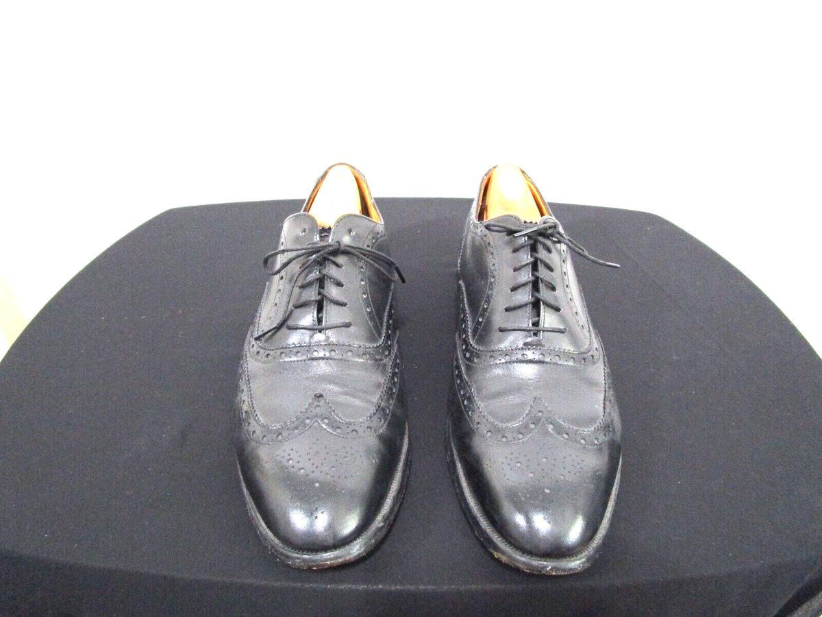 Barneys New York Handmade in England Black Leather Wingtip  display picture 3