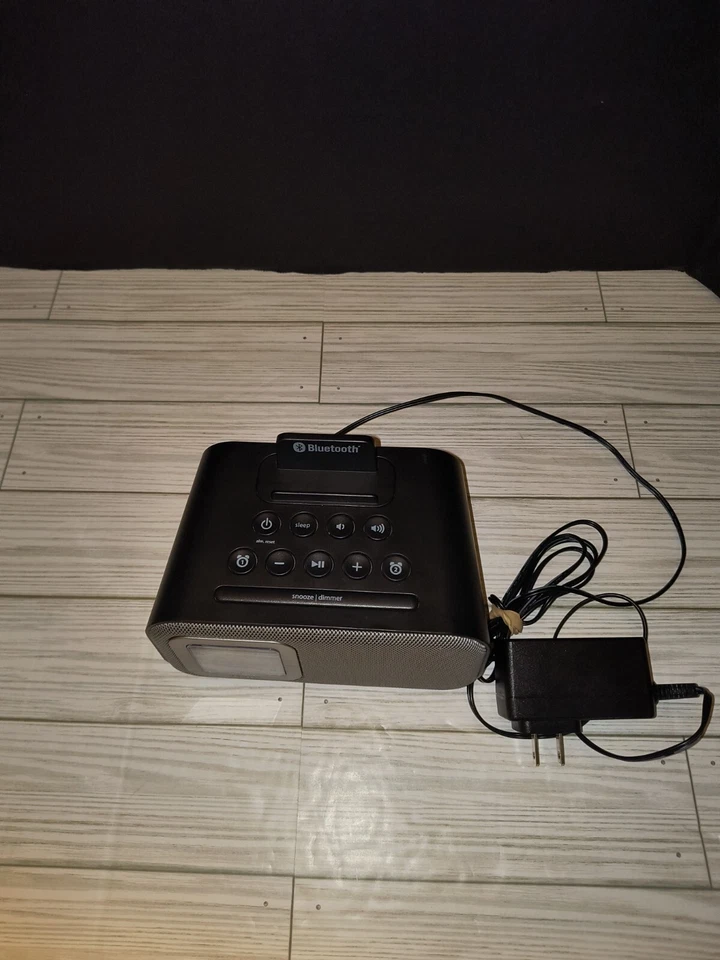 iHome iBT22 Gray Bluetooth LCD Display USB Charging Bedside Dual Speaker Alarm - Image 2 of 4