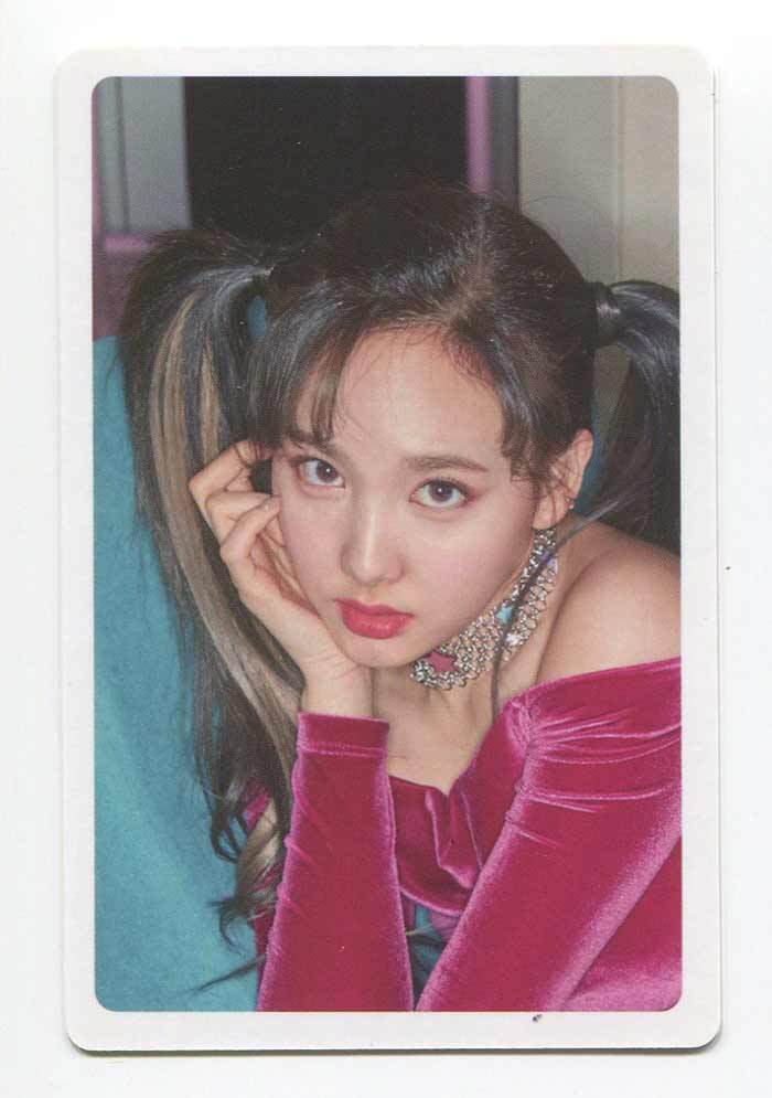 TWICE - What is Love [A ver.] PREORDER BENEFIT OFFICIAL PHOTOCARD