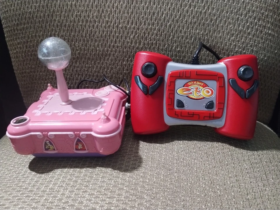 Videojuegos electrónicos Plug & Play de Etch A Sketch y Disney Princess para TV Foto 2 de 4