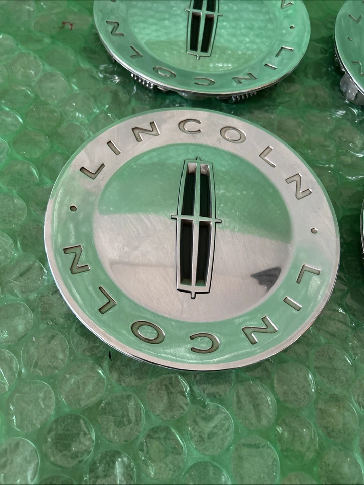 Juego de 4 tapas centrales Lincoln Navigator, cromo, 2002-2008 p/n 2L7J 1A096 AB Foto 2 de 4