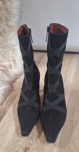 Donald J. Pliner Black Crisscross Bandage Style Suede Heeled Boots Sz. 8 - Picture 3 of 10