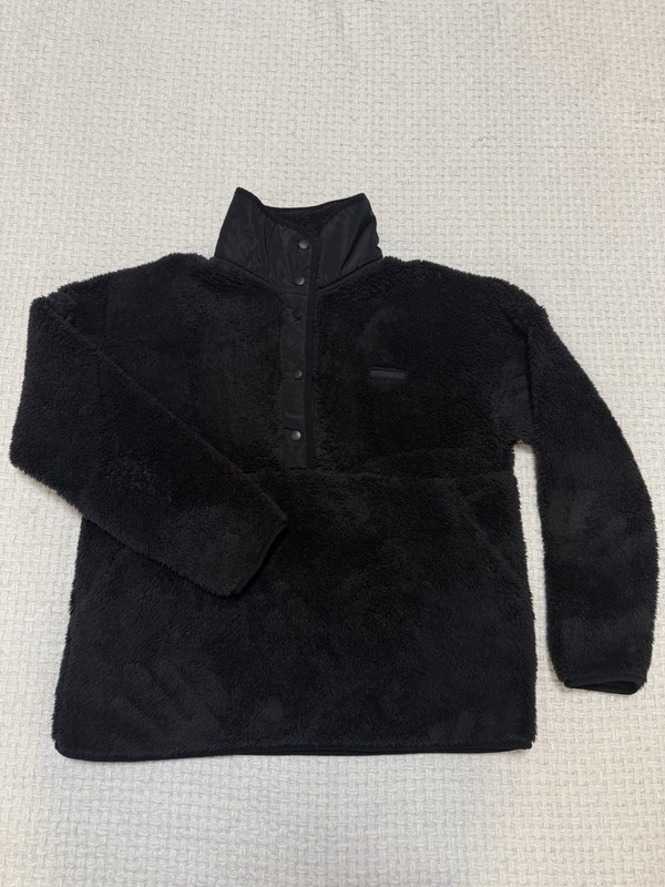 Spyder black women’s pullover, size large. Excellent condition!