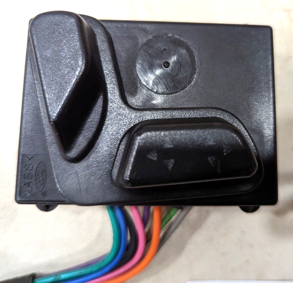 20002002 GRAND MARQUIS DRIVERS SIDE POWER SEAT SWITCH XW7T14B709AB