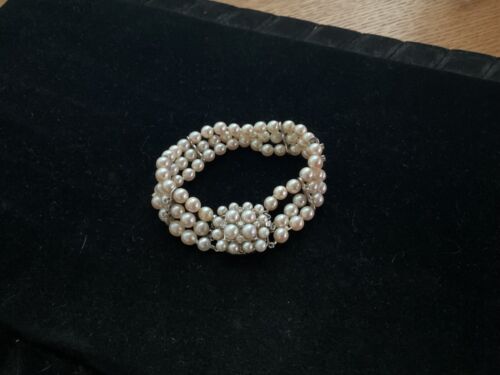 Lot #000 Vintage 14k white and pearls bracelet with diamonds