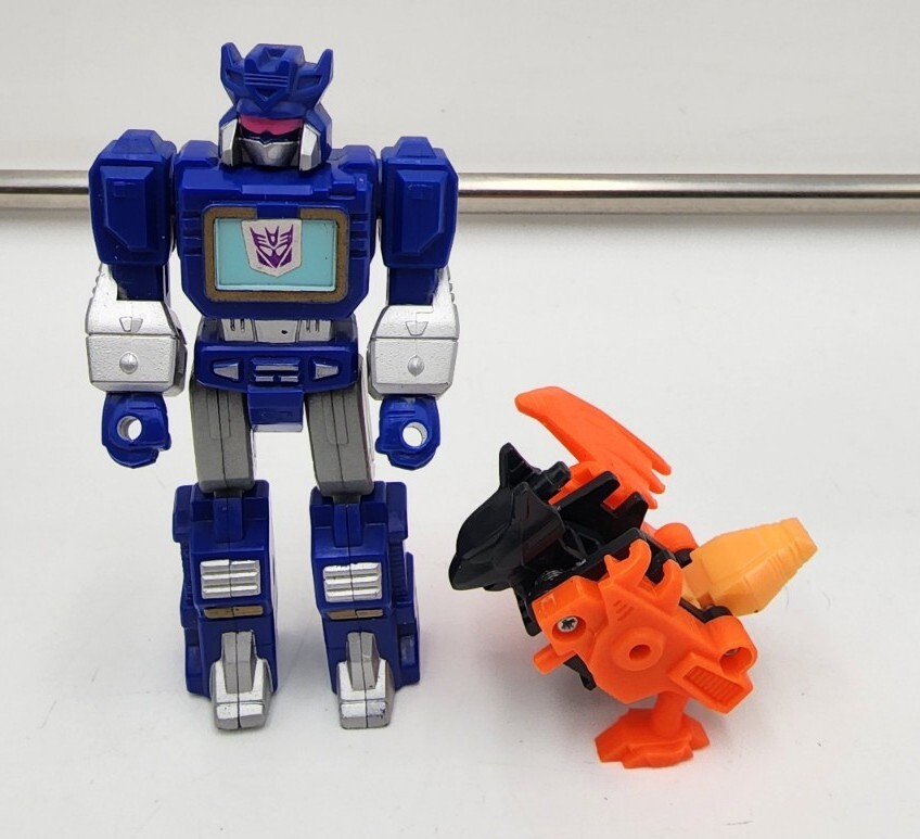 トランスフォーマーG1アクションマスターサウンドウェーブ（1989年）おまけ付き Action Master Soundwave W/Wing Thing 1989 G1 Transformers
