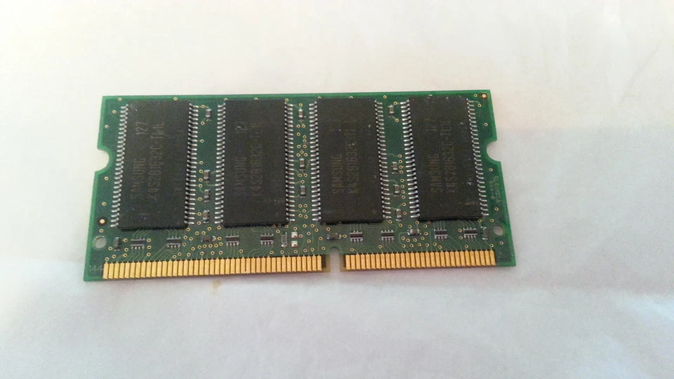 256MB Samsung memory cards (M464S1724CT1-L1L; M466S0823CT3-L10) - Image 2 of 4