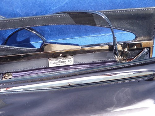 Stuart Weitzman/Russell&Bromley Women's clutch bag/navy patent/RRP£190 - Picture 5 of 11