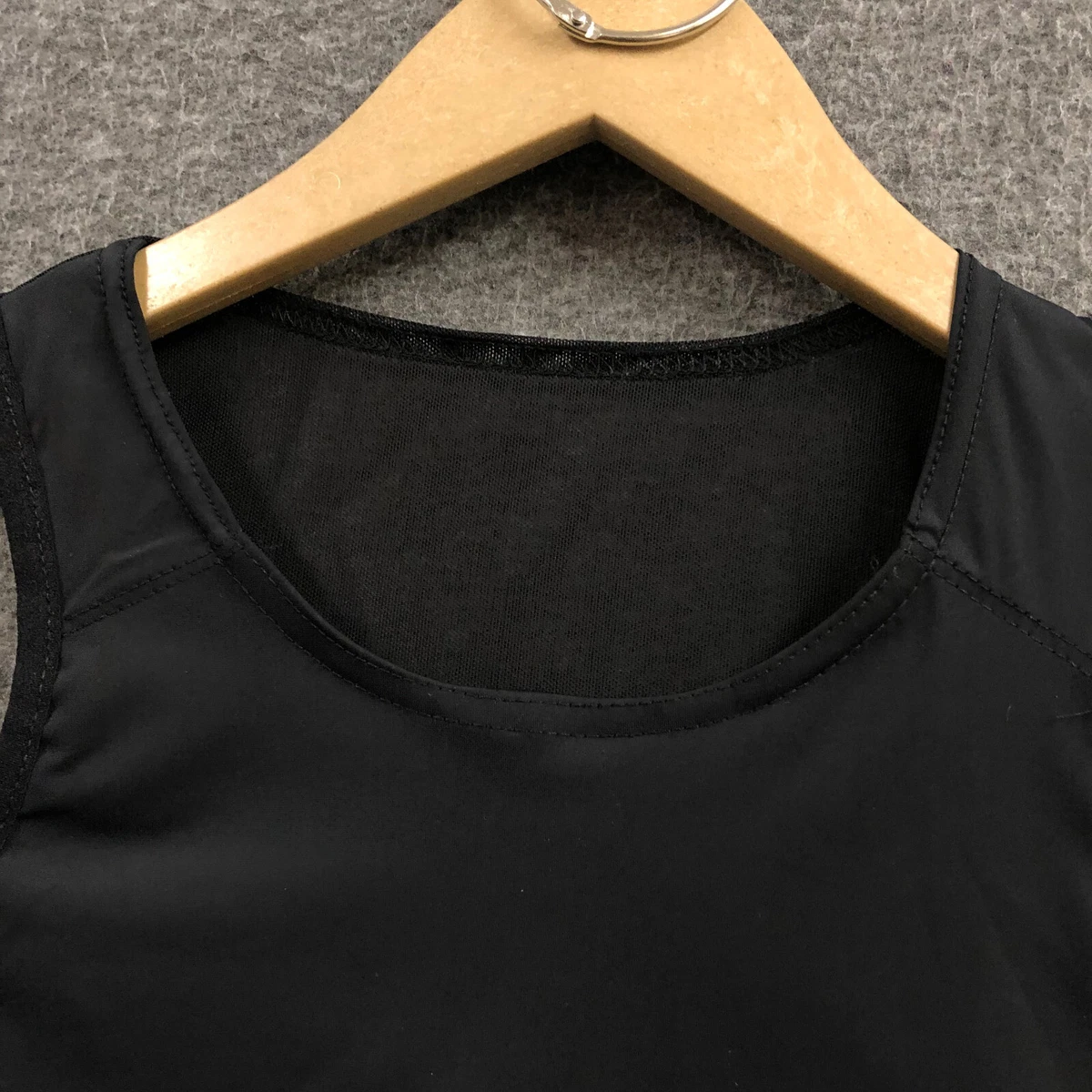 Idtswch Black Back Sport Bra Compression Size Medium Sleeveless Cropped NWOT