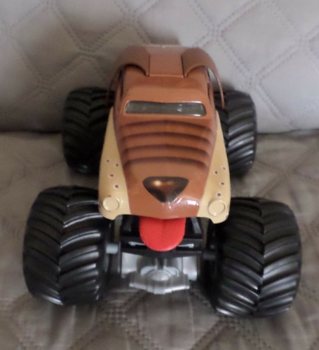 Hot Wheels Monster Jam Die-Cast Vehicle, 1:24 Scale - Shock/Mutt/Warrior - Picture 7 of 23
