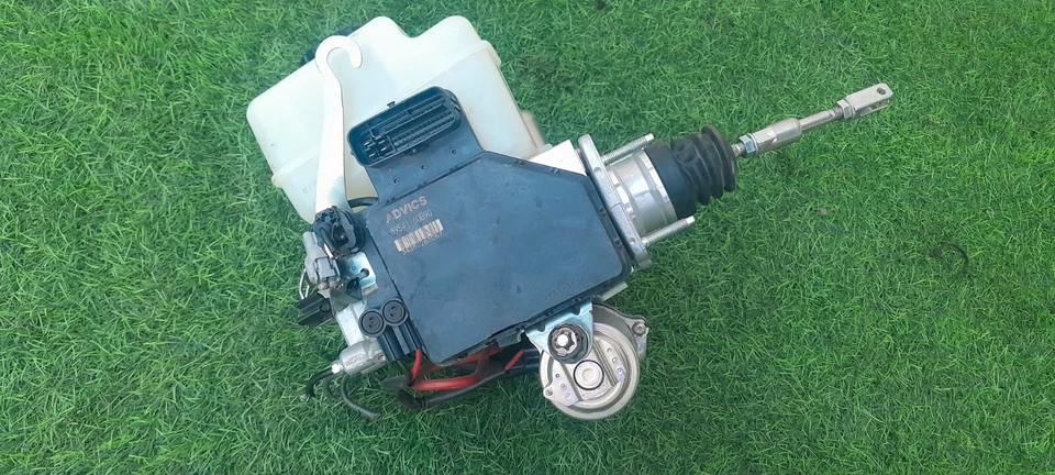 2016-2021 LEXUS LX570 ABS POWER BRAKE BOOSTER MASTER CYLINDER WITH RESERVOIR OEM - Image 3 of 4