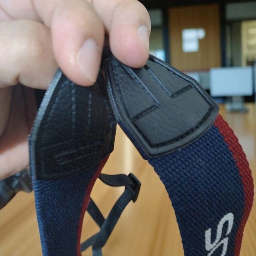 Canon Camera Strap Navy Red Genuine Accessory Adjustable for DSLR SLR Mirrorless - Picture 5 of 5