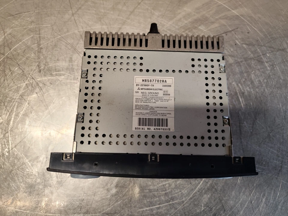 AUTORADIO MITSUBISHI COLT 6 C23 1.1i PHASE 1 RHD MR587702HA - Photo 4/4