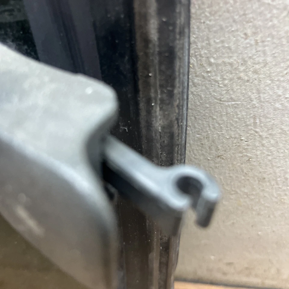 1994-2004 Chevrolet S-10 (GMC Sonoma) janela de ventilação de vidro quarto destro (passageiro) - Imagem 4 de 4