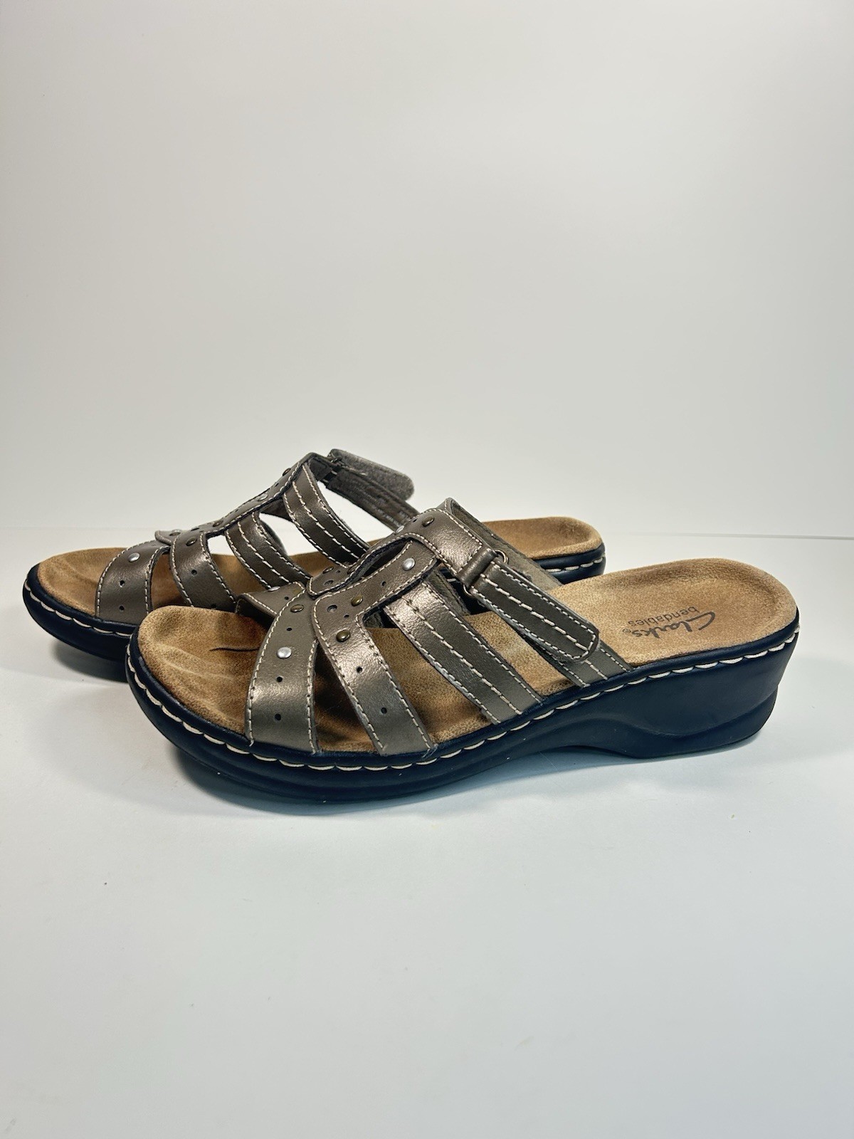 Clark’s Bendables Women’s Sz8 Leather Slides Wedge Sandals Metallic Gray Strapy
