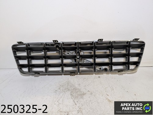 OEM 2004-2007 Volvo V70 2.5L Grille - Picture 5 of 8