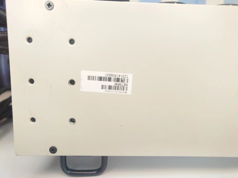 APC NET9RM SurgeArrest Network 9-Outlet Power Distribution Unit 120VAC 15A - Image 4 of 4