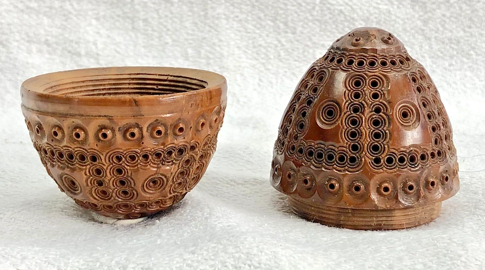 ANCIEN OEUF A CHAPELET DES A COUDRE BOITE NOIX DE COROZO SCULPTEE TRAVAIL MARIN - Photo 4/4