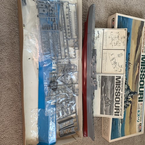 Hasegawa Missouri Motorized Warship 1/450 Scale Model Kit SHC10 - Picture 3 of 5